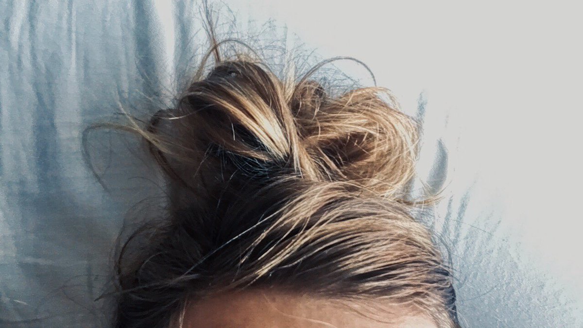 Hump days got us wishing we could stay in bed forever. Anyone else know the feeling 💤