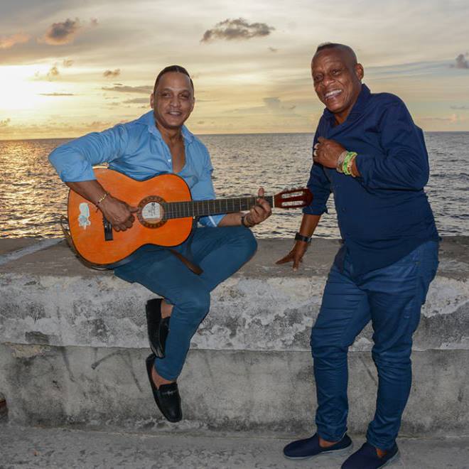 Grabarán en DVD concierto de <a href="/losvanvan/">Los Van Van</a> y la Orquesta Revé <a href="/ElitoReve/">Elito Revé</a> :)! +info sobre la fecha y lugar en suenacubano.com/news/48e651b2d…