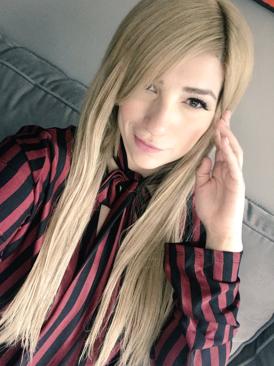 Cabello tan lindo solo en <a href="/paolasupply/">PAOLABEAUTY</a> un bien regalo 🎁 en esta navidad.