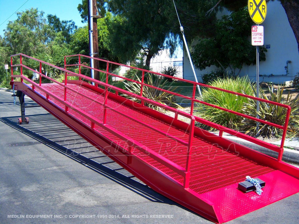 MedlinRamps's tweet photo. Mobile yard ramps by https://t.co/z2vm76zdol
#logistics #losangeles #california #warehouse #warehousing #truck #loading #realestatelosangeles #realestatecalifornia #solutions #heavymaterial #heavyequipment #yardramp #mobileyardramps #yardramps #bluecollar #bluecollarworker https://t.co/pB4DPwMOXS