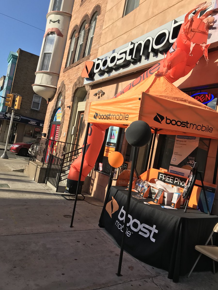 Tu_MobilePhilly's tweet photo. We outchea!! ππΎππΎ #Boostmobile #boostgiving #boostbogo #jayz444tour https://t.co/0ITduWfAz5