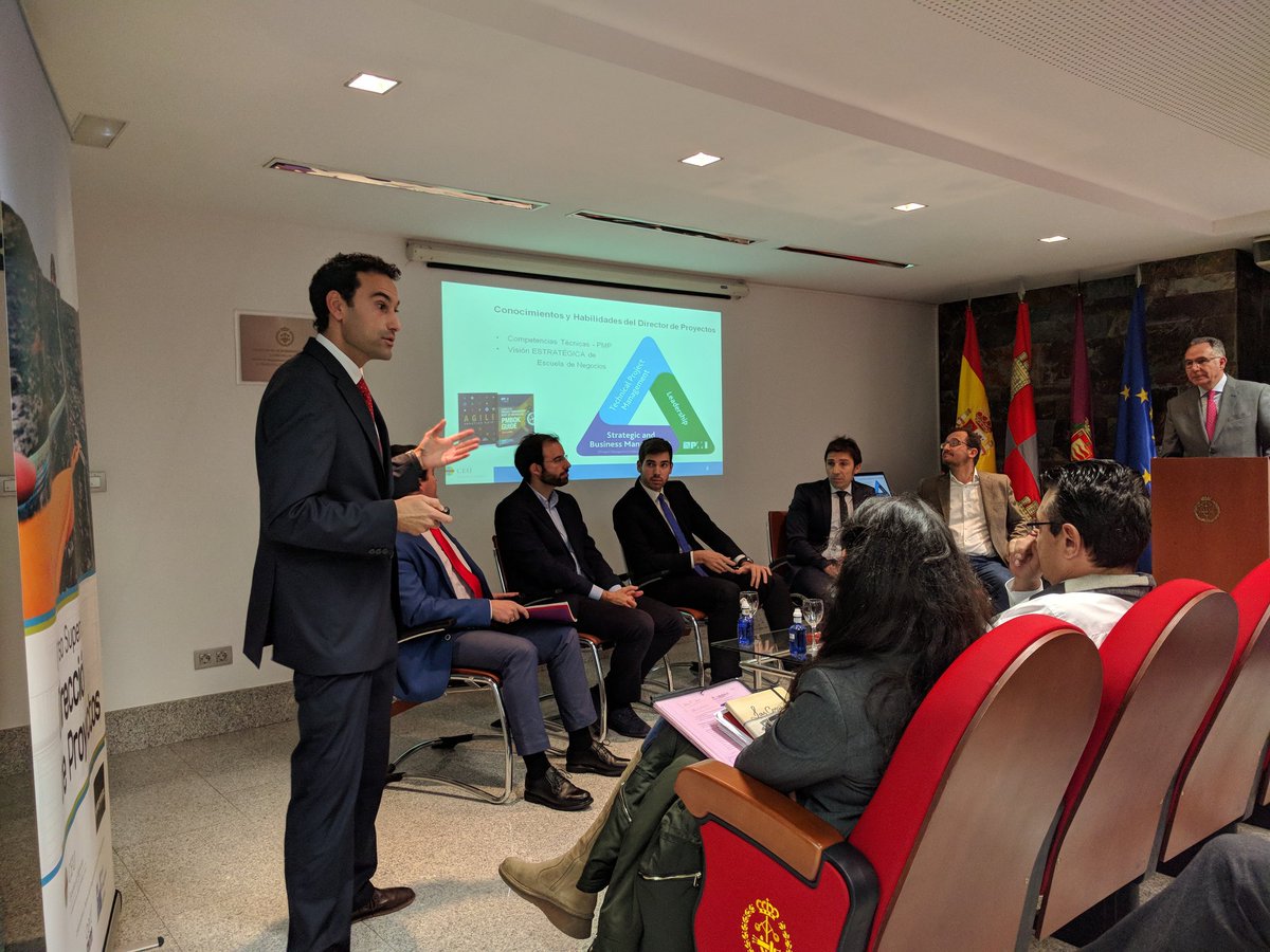 SALINEROLuis's tweet photo. La importancia del #liderazgo y las #softskills en la gestión de los proyectos y las empresas. Tanto o más que los conocimientos técnicos y los financieros. @CJPampliega @CEUCYL https://t.co/lkqdNcdzcc