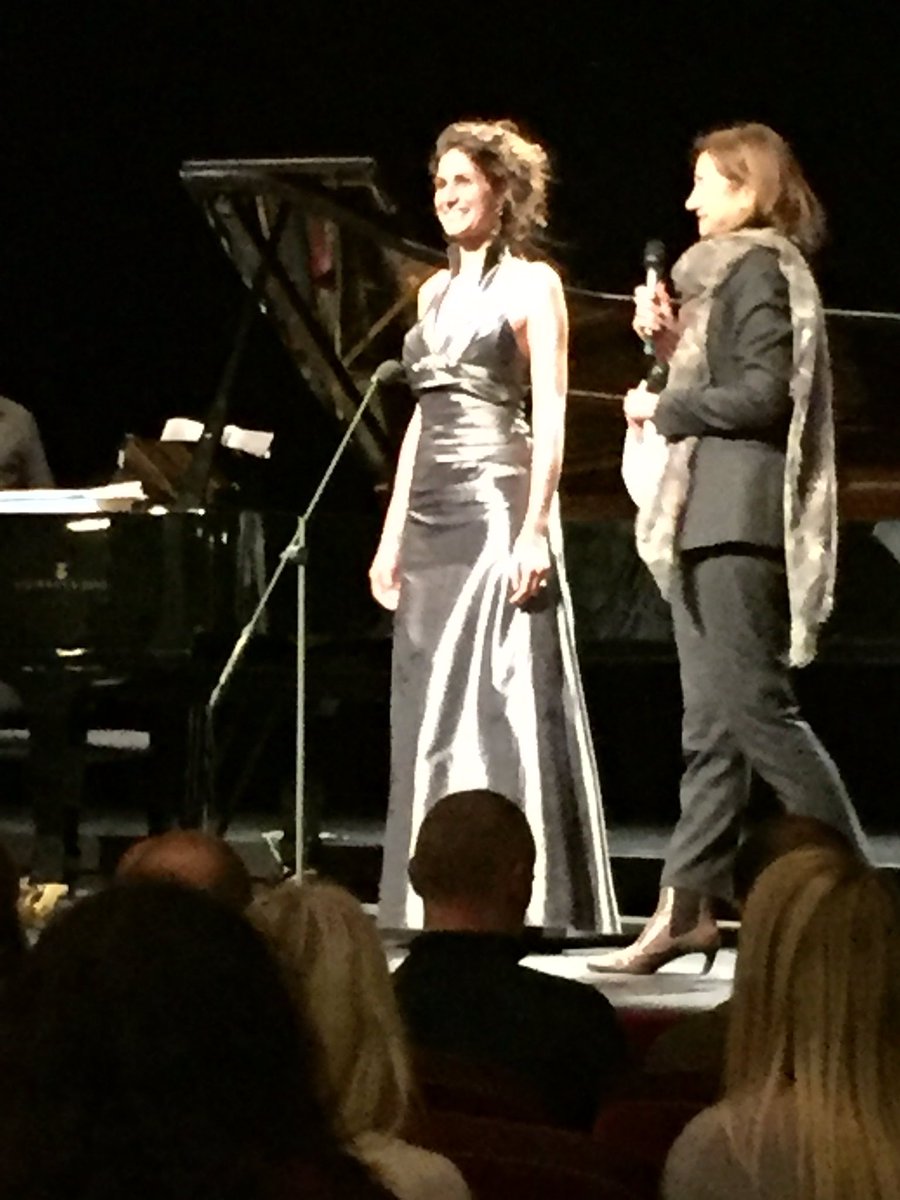 PeyratDenis's tweet photo. Bravo à Laura #Baudelet prix du public de la finale régionale @VoixNouvelles à @operalille Belle interprète de Marguerite https://t.co/2FAUm08Hag