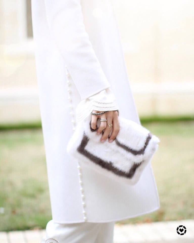 It is time to put the birdcages and arc bags away, and pull out the fall bags! I just added this fun, winter white mink <a href="/BarabouxBags/">Baraboux</a> clutch to my collection - I couldn’t help myself 😍 #liketkit #baraboux #ltkitbag liketk.it/2txhW
