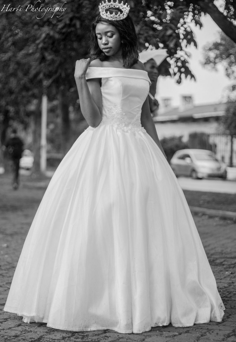 harti_24's tweet photo. Some more shots from the Photowalk
Model: Cynthia &amp; Emmanuella. 
#CommunityOverCompetition
#UnityPhotoWalk
#ZambianPhotographers
#United #CanonLove #50mm #WeLoveArt #WeAreCreatives #ForTheLoveOfArt #Weddings #Brides #Grooms #White #Photoshoots #LoveStory https://t.co/QOLon9HVed