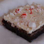 sweetmuse's tweet photo. Bringing back our Holiday Flavors Gift Tin - Peppermint Candy Crunch, Eggnog Cheesecake Swirl, and Gingerbread Fudge Brownies, and Snickerdoodle Blondie. https://t.co/mYmdwKX8yE