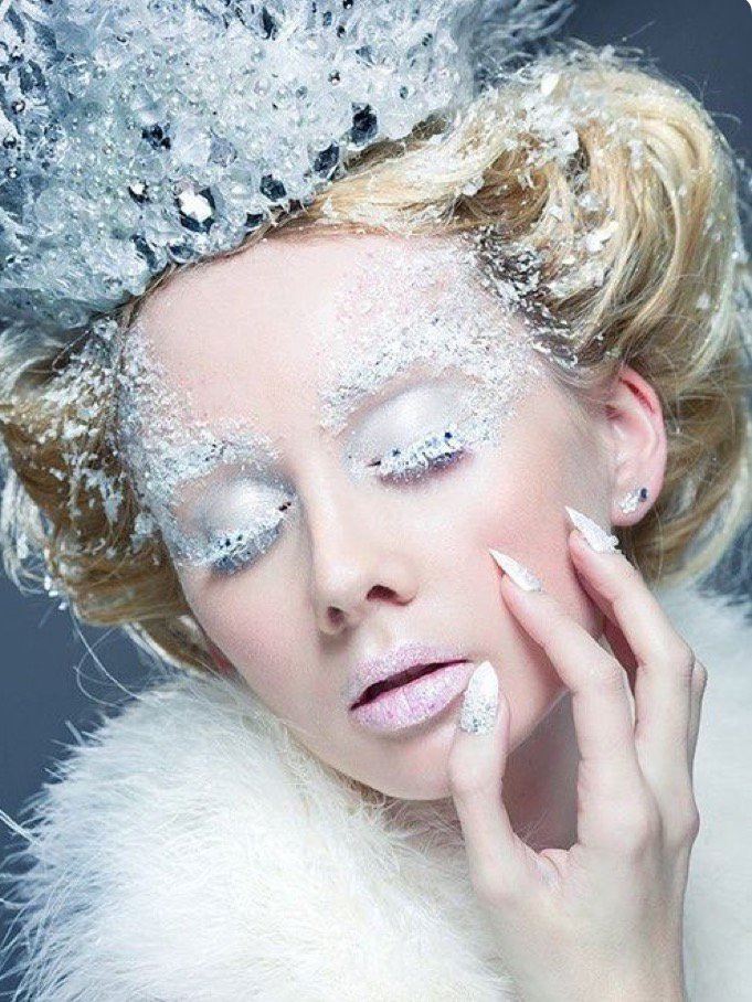 NARNIA | The snow queen is the most glamorous in all of Narnia
📷 <a href="/walterbarker/">walterbarker</a> 
#eventplanner #snowqueen #narnia #makeup #glamour #theme #queen #details #fiction #character #party #dressup #costume