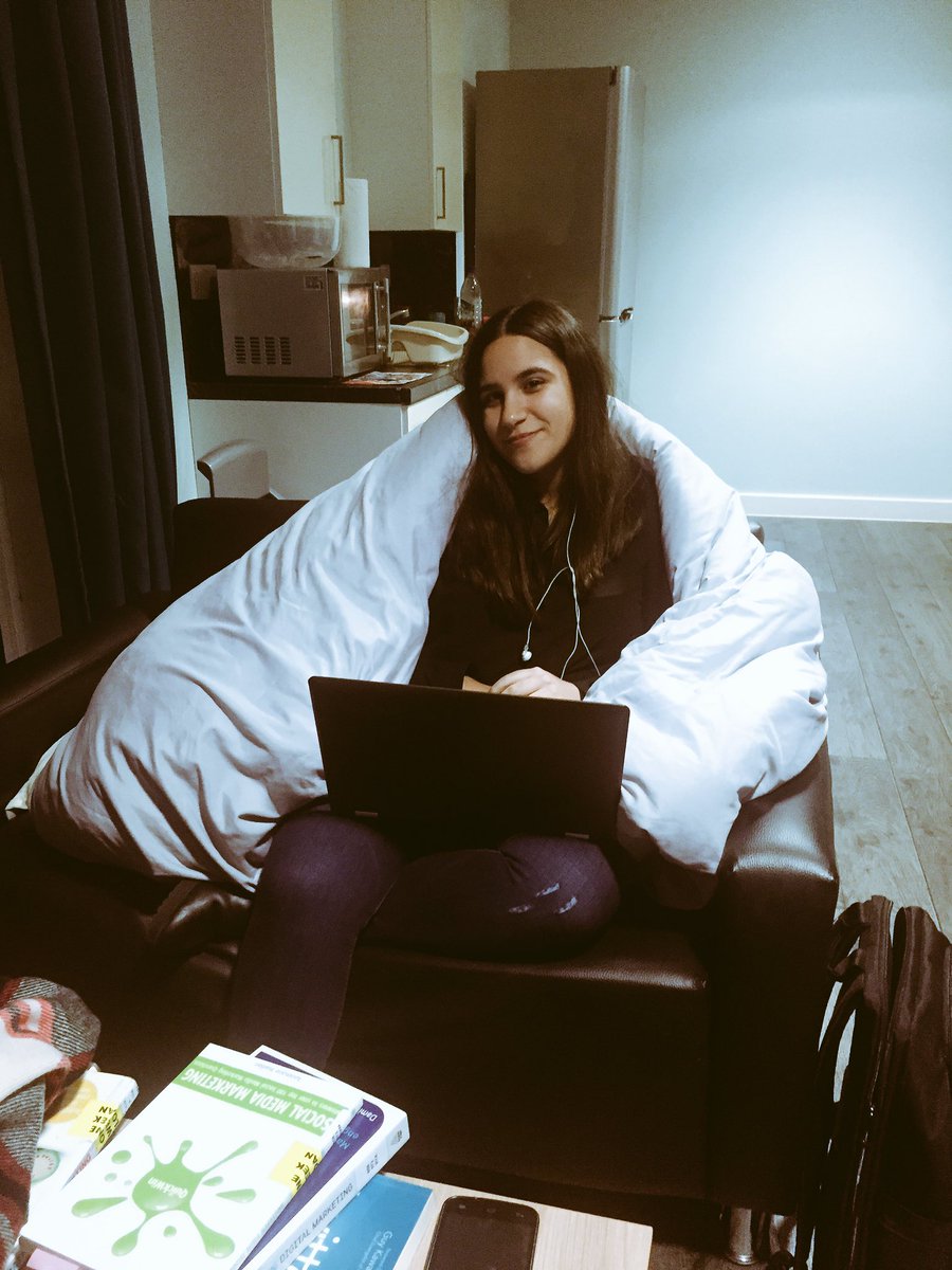 pauTHElion's tweet photo. human caterpillars against cold doing some work #digitalmarketing #AdvertisingFundamentals https://t.co/E0EJcdnPLm