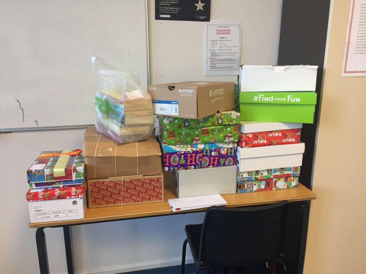 DSFCcharities's tweet photo. A total of 14 shoeboxes were filled with donations and given to the Benjamin Foundation. Thank you to everyone who donated and to everyone who got involved with organising the donations! https://t.co/Ag0VXfZCD5
