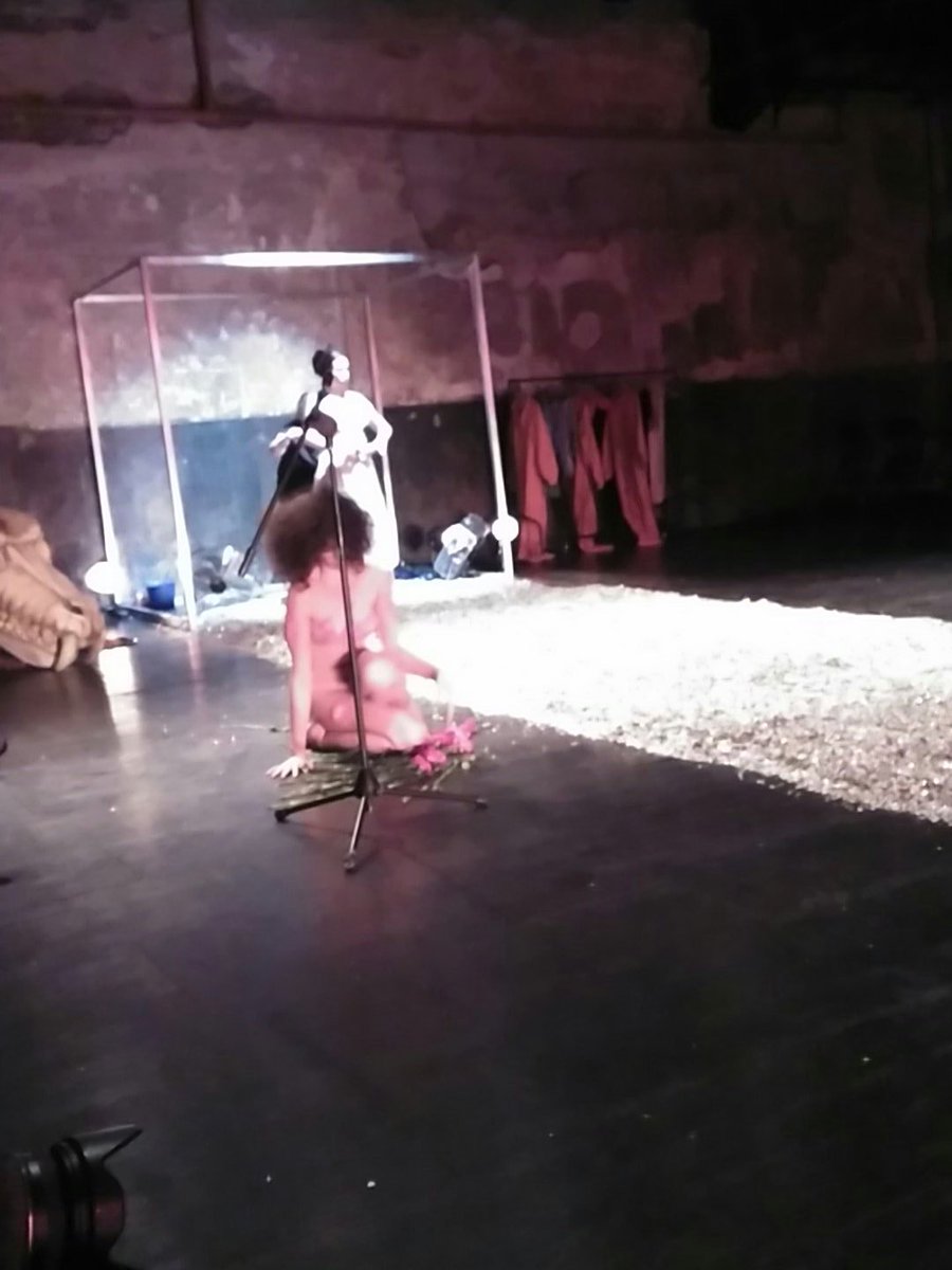 PDirectorxsEE's tweet photo. A punto de ver la creación de Rakel Camacho en los ETC de la @salacuartapared #10℅Tristeza
Muchas mierda!!
#LaCreacionImporta https://t.co/pQlcZ4Z29u