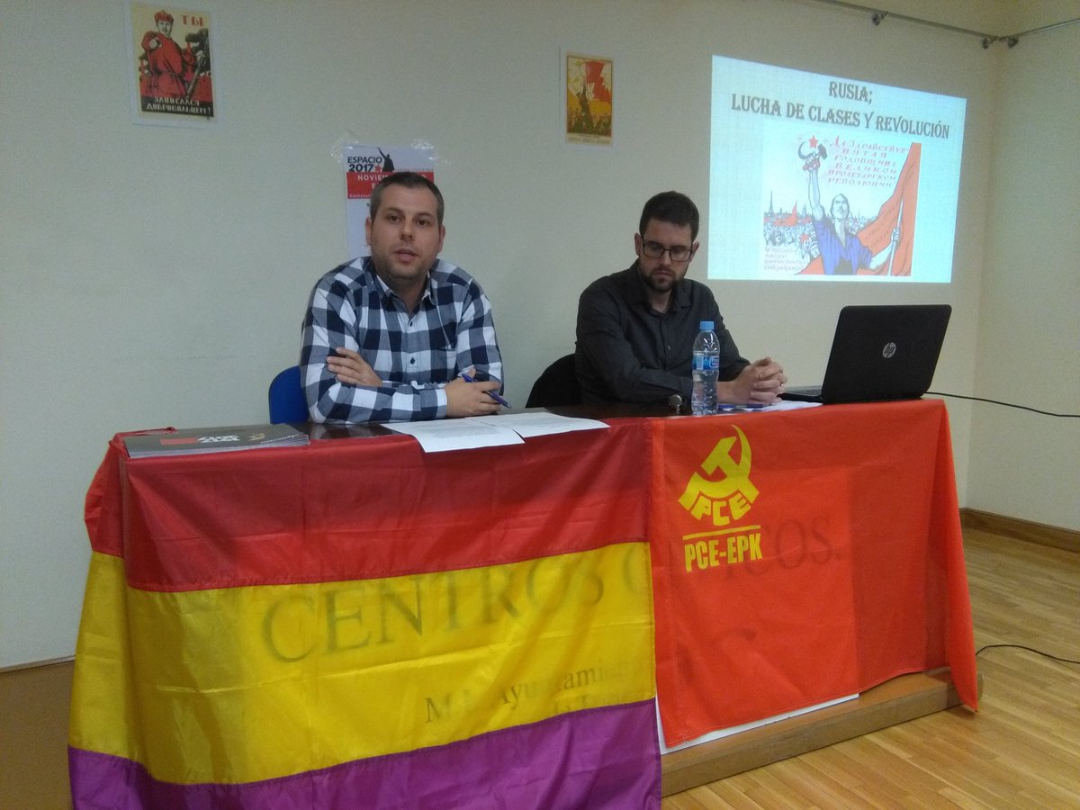 EPKPCENavarra's tweet photo. Buena acogida en #Tudela de nuestra charla Rusia, "Lucha de Clases y Revolución". @Espacio2017 @GazteKomunistak @pce_epk https://t.co/5hKliSvXfN