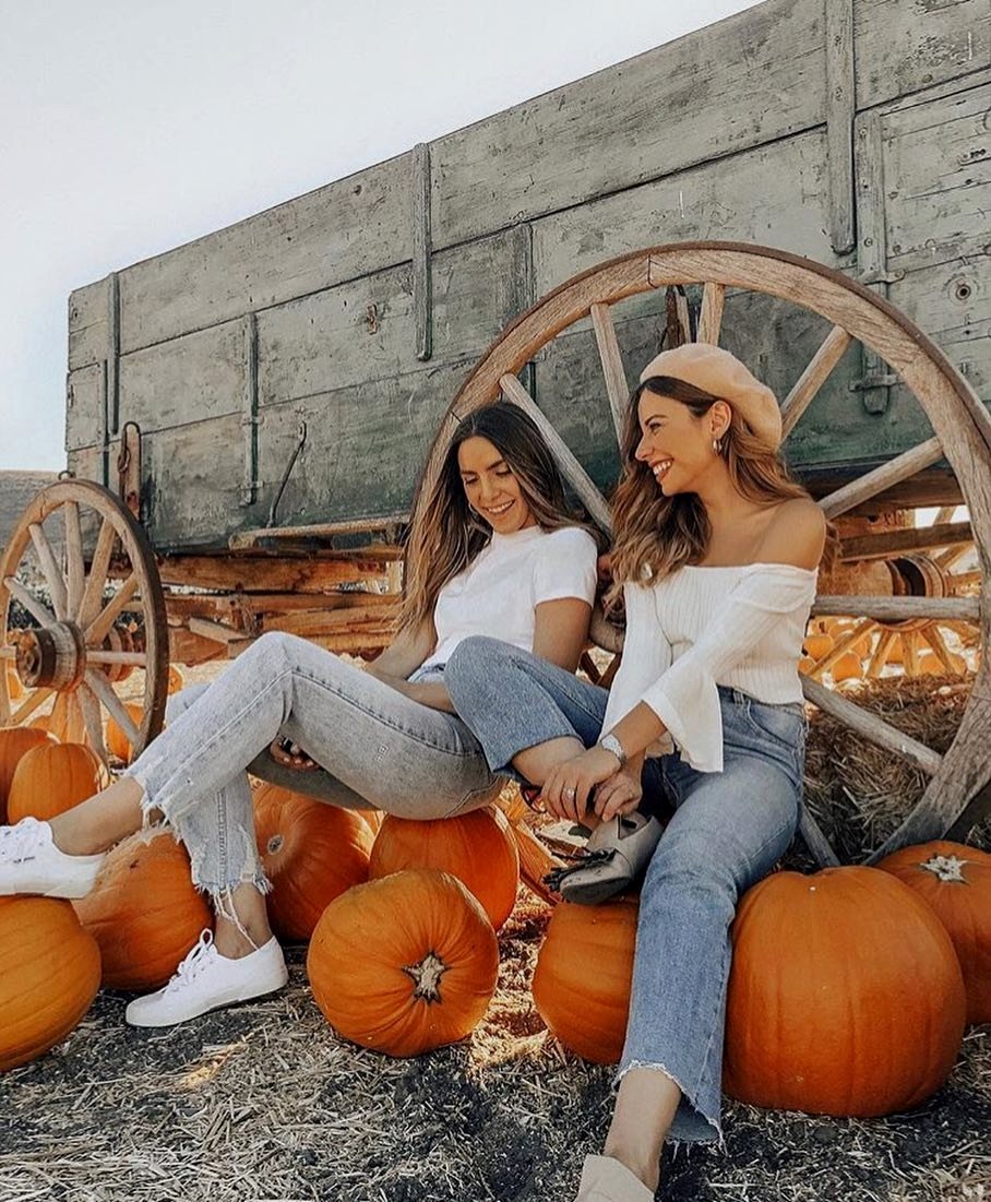 Pumpkin spice and everything nice 🎃🎃 How did you spend your Halloween’s night? Photo by #WHIHeart #halloween #pumpkin •