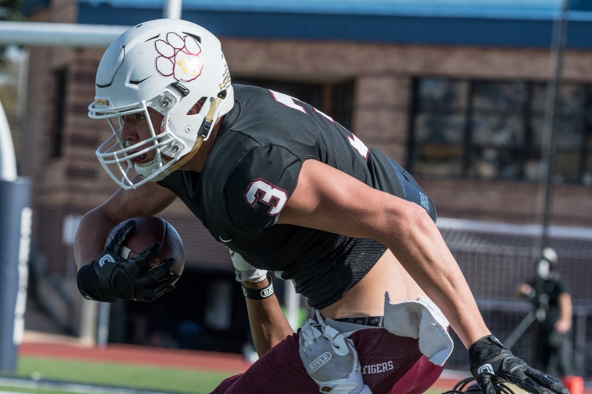 texashsfootball's tweet photo. Game Ball Honors: Best Texas High School Players in the Area Round
https://t.co/gy5t4evTBp https://t.co/VfLDoej4he