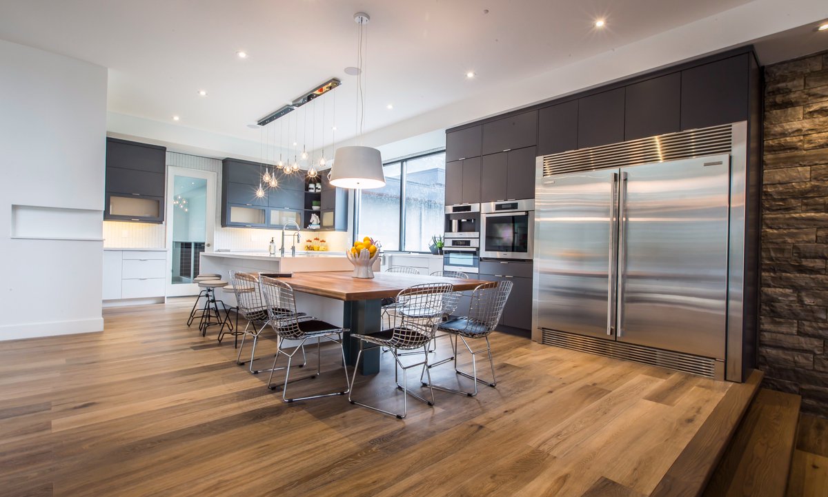 CaesarstoneUSA's tweet photo. #kbtribechat A1. We love an expansive French Door as we can feast our eyes on all the food options! Avenue Design gives us #kitchengoals w/ Pure White and the ultimate fridge. Aia Photography https://t.co/pejfwSzdBh