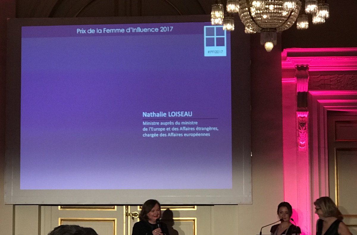 FlashTweet's tweet photo. #PFI2017 @NathalieLoiseau rend un hommage émouvant à #SimoneVeil en présence de ces 6 petites filles. De 9 femmes en 1974 à 224 femmes dans l’Hemicycle aujourd’hui : quel chemin parcouru !
@FemmeInfluence #Influence #GirlPower https://t.co/cyogWjVAja