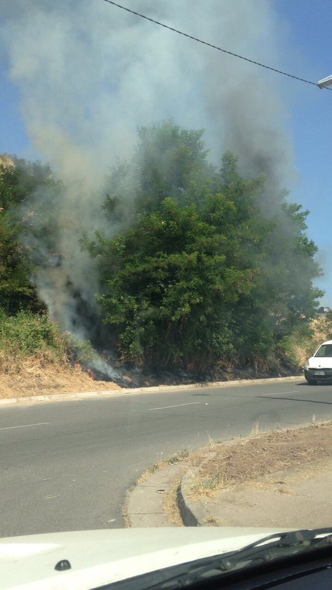 barrioperdices's tweet photo. @cbptealto , @reddeemergencia quemándose cerro av las perdices, costado cementerio parque del recuerdo cordillera . Favor asistir. https://t.co/0tvp7gcFBF