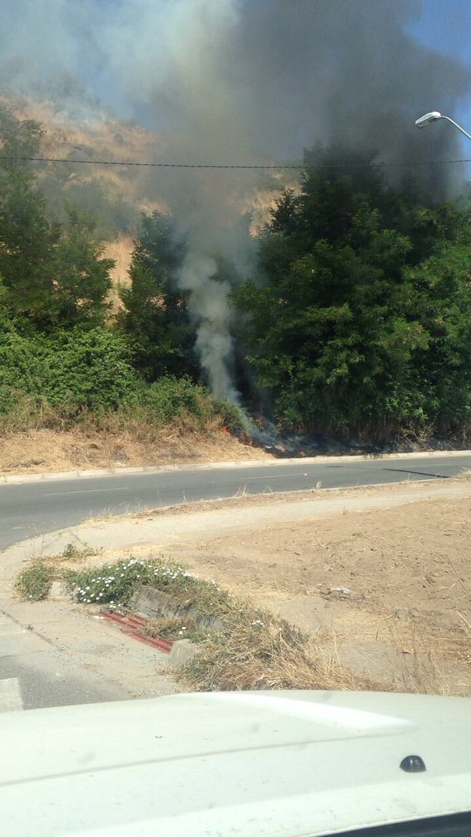 barrioperdices's tweet photo. @cbptealto , @reddeemergencia quemándose cerro av las perdices, costado cementerio parque del recuerdo cordillera . Favor asistir. https://t.co/0tvp7gcFBF