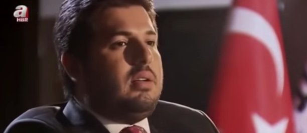 ZaferArapkirli's tweet photo. UTANMIYORSUNUZ DEĞİL Mİ?
Ey A Haber!..
Rengini şehitlerin kanından alan o Ay Yıldızlı Bayrağı, Türkiye Cumhuriyeti'nin bakanlarına rüşvet dağıtan, bu ülkeyi rezil eden bu heriflere fon yaptınız. Bari şimdi çıkıp özür dileyin.
O kadarcık haysiyetli olun be! https://t.co/F4al35ygc8