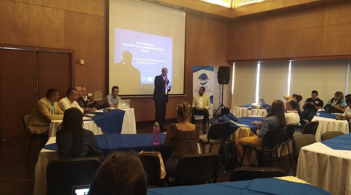 MovilidadCali's tweet photo. Continúa la programación del #Fimssa con un panel regional  que discutirá el panorama de la seguridad vial en la región. #MovilidadSostenible https://t.co/GDIKA34RH5