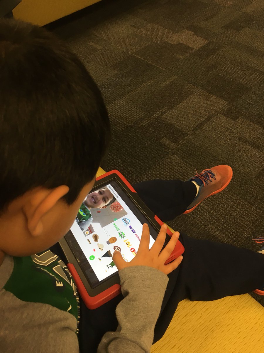 smalchow's tweet photo. Another great day @PCSD_HC 1st graders creating @Flipgrid videos about favorite MemFox books & watching other Ss videos too! #GRAMem #FlipgridFever #RaiderStrong https://t.co/kCRHNo5VwY