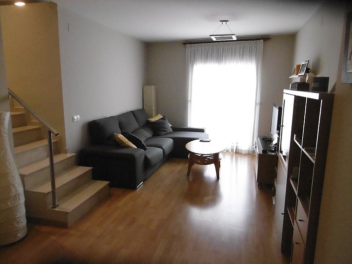 FinquesJC's tweet photo. En #Castellbisbal, #piso  de 75 m2 en venta. Ubicado en buena zona, muy cerca del centro; Buenos  acabados; Amueblado; Dispone de una plaza de parking pequeña y un  trastero.
 https://t.co/3xbf57ejJ1 https://t.co/BQFKbzRxcf