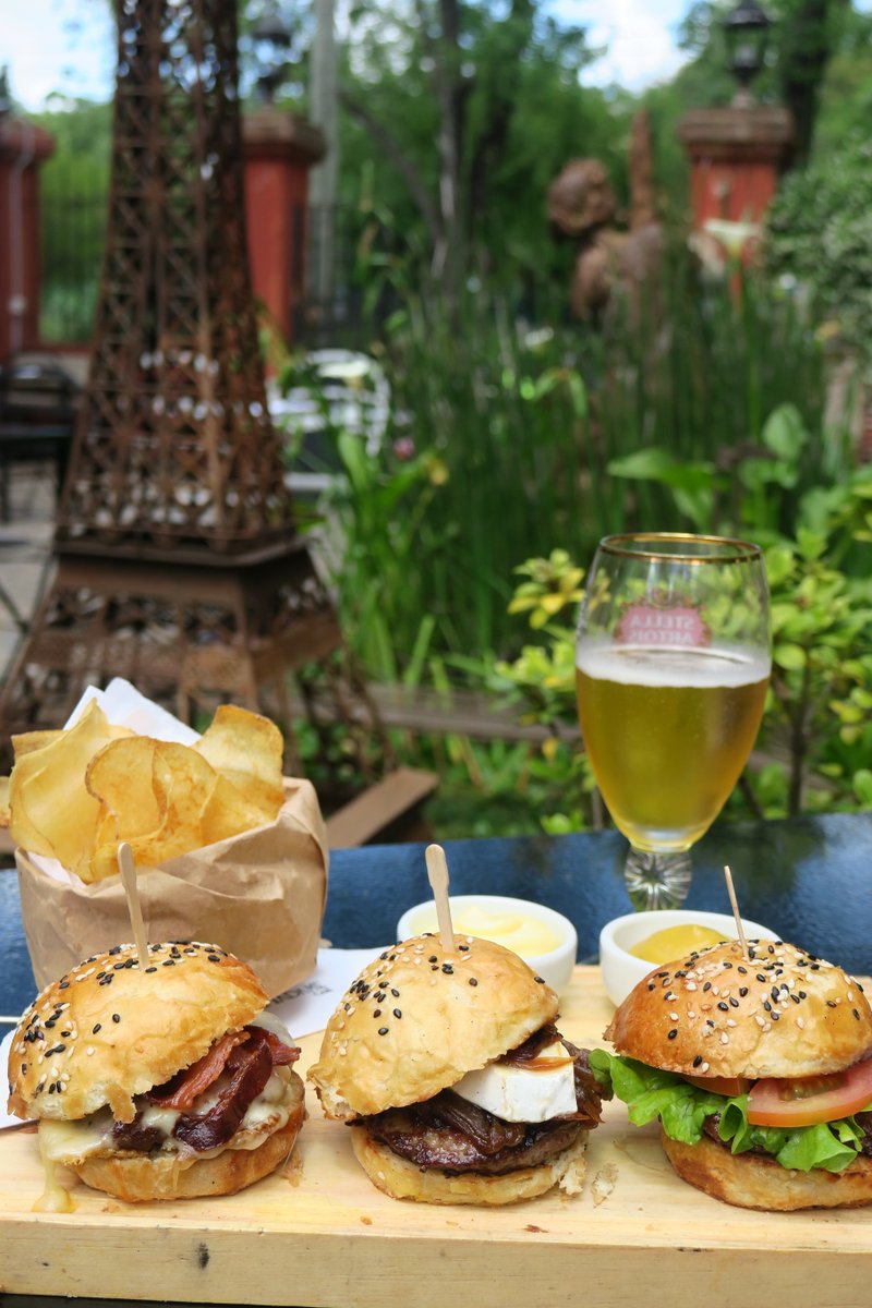 CroqueMadameBA's tweet photo. Parece un cuadro, pero es real… 

Hoy comemos hamburguesas en el local del #BajoDeSanIsidro 

Sebastián Elcano 592, San Isidro
Tel: 4732.1634 https://t.co/f1f5pk9KdD