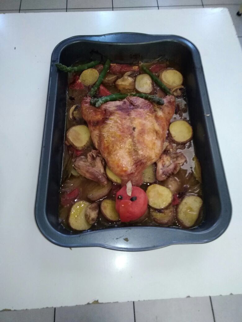 stgomujer's tweet photo. Mujeres de “Gastronomía navideña” haciendo el cierre de su curso en conjunto con usuarias de Machalí. Degustación de cenas navideñas. https://t.co/KZzy1ic4D9