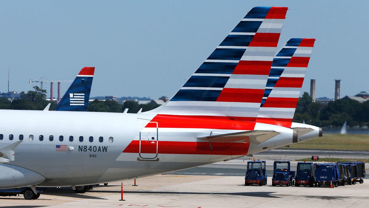 NBCDFW's tweet photo. #BREAKING: Thousands of @AmericanAir flights scheduled during the upcoming holiday season may not have pilots, according to the pilots union. 
➡️ https://t.co/mdaiGnQg11 https://t.co/i9VDqu1eqP