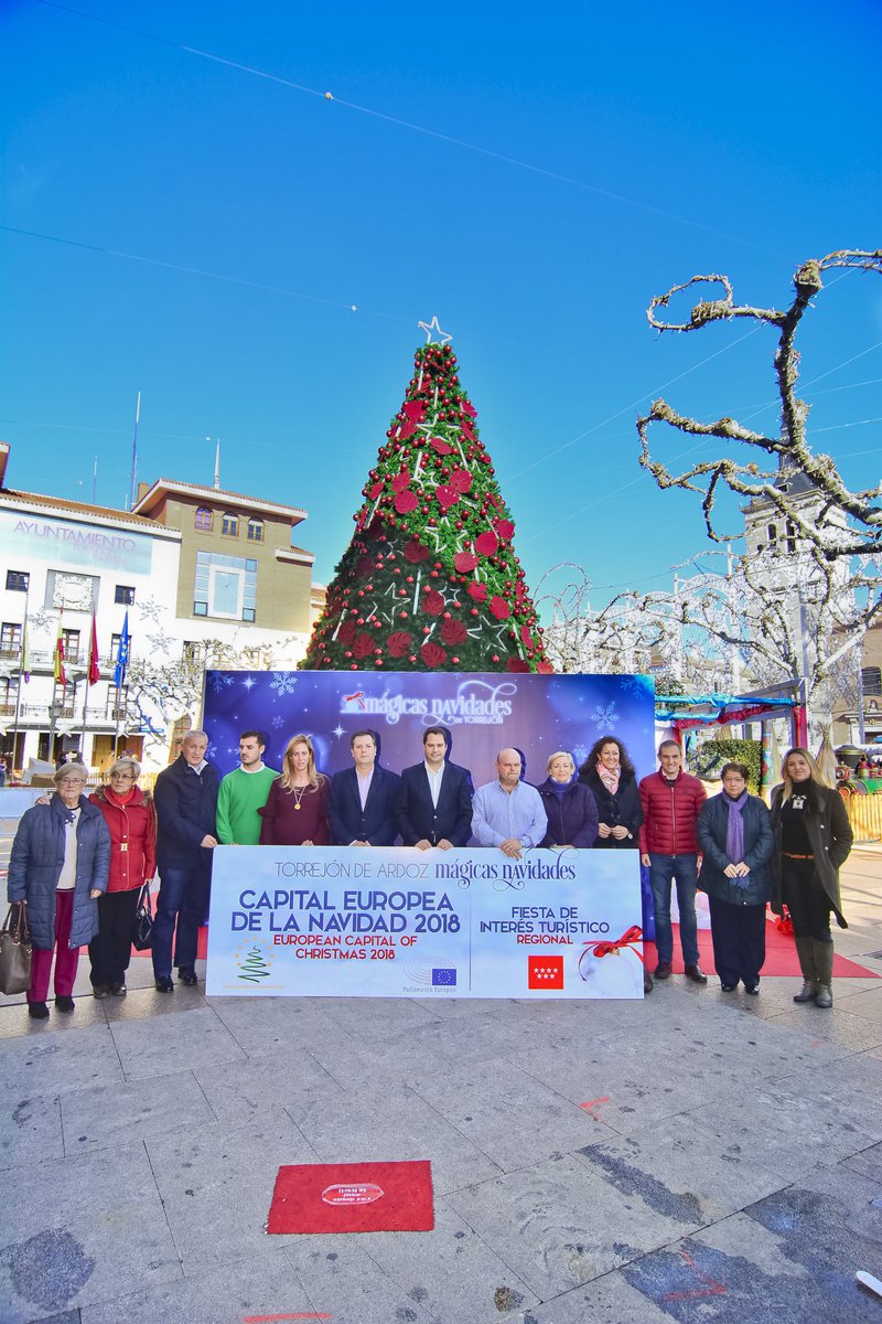 #TorrejondeArdoz y nuestras Mágicas Navidades declarada Capital Europea de la Navidad 2018 🎅🏼y Fiesta de Interés Turístico Regional!!! 🍾🍾 Orgullosos de estos dos prestigiosos reconocimientos!! 🎄