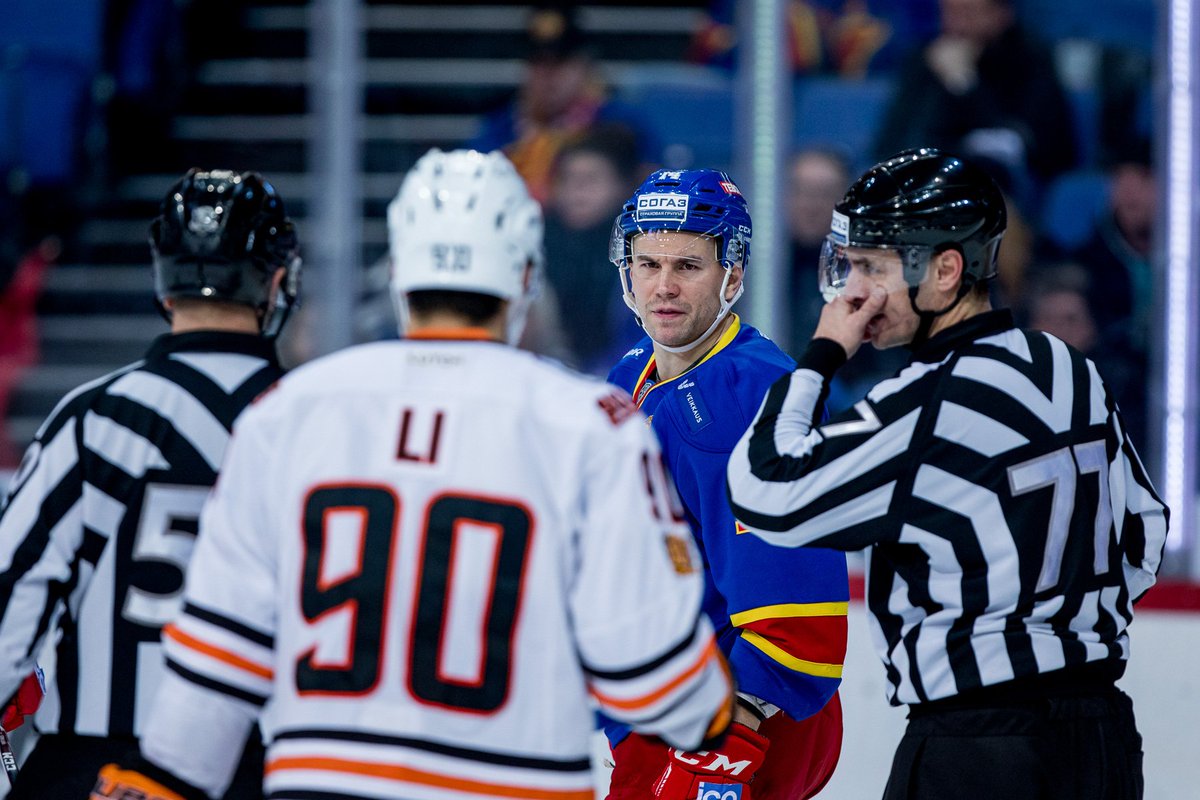 Jokerit_EN's tweet photo. 4–5 OT loss. One point is better than nothing, but we could have had more. @hcamur goalie Juha Metsola made 46 saves. #Jokerit #KHL #JOKvsAMR https://t.co/kvRVX3V2VL