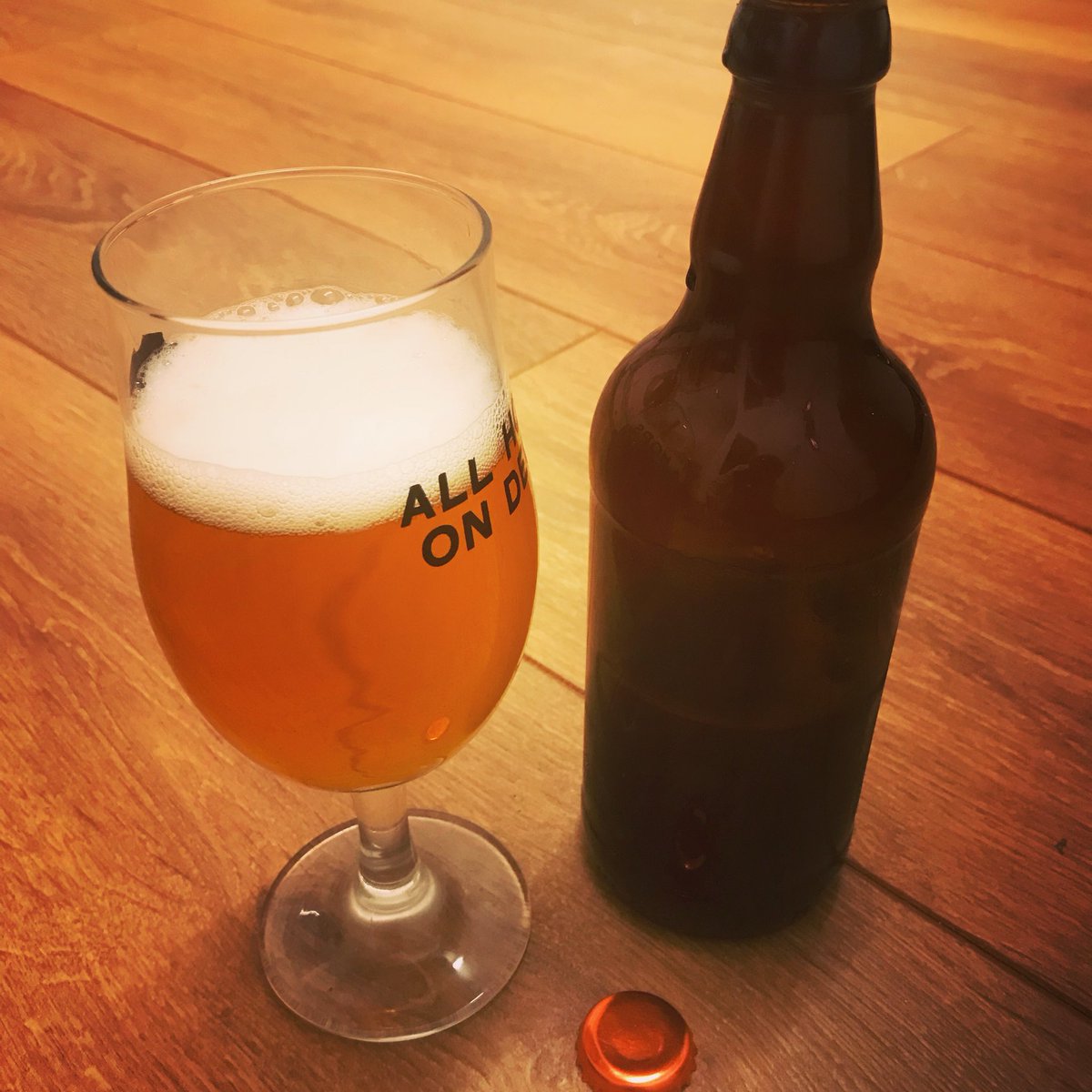 OutsideTap's tweet image. Introducing our beers 
Lords Of Summer. A refreshing grapefruit pale ale. Named after the Metallica song of the same name which we happened to be listening to while brewing.
#drinkbetterbeer #HailstormbreweryUk #CraftBeer