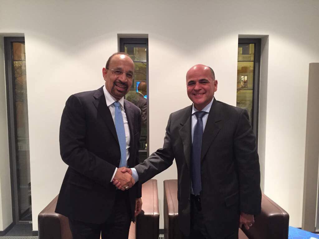 MQuevedoF's tweet photo. Hoy 29Nov2017, se realizó un Encuentro Bilateral con el Ministro de Petróleo de Arabia Saudita,  Khalid al Falih, para afianzar Lazos de Cooperación entre ambos países. Destacamos el 1er Aniversario de la Declaración de Cooperación OPEP-2016, respaldada por Pdte @NicolasMaduro . https://t.co/RPNdutywup