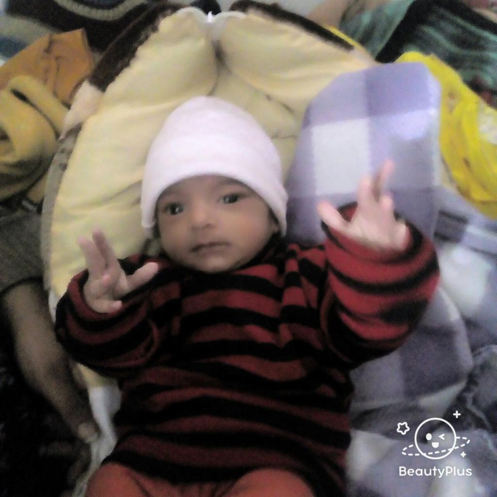 TheIqraAwan's tweet photo. My sweet little cousin !!!
#Just20DaysOld !!!!
Mujay to uthatay hua bhi dr lgta hai 😊
#ChotaPacket 😍Love you mere jan !!!😘 https://t.co/Ha6Vspzny2