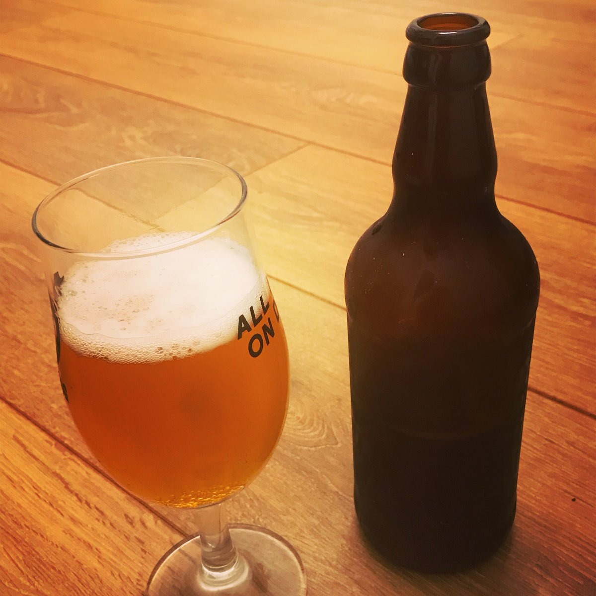 OutsideTap's tweet image. Introducing our beers.
Hailstorm Orange Pale Ale. 
Where it all started. A traditional pale ale with an orange twist. Named because while doing the boil outside we had 3 hailstorms
#drinkbetterbeer #HailstormbreweryUk #CraftBeer