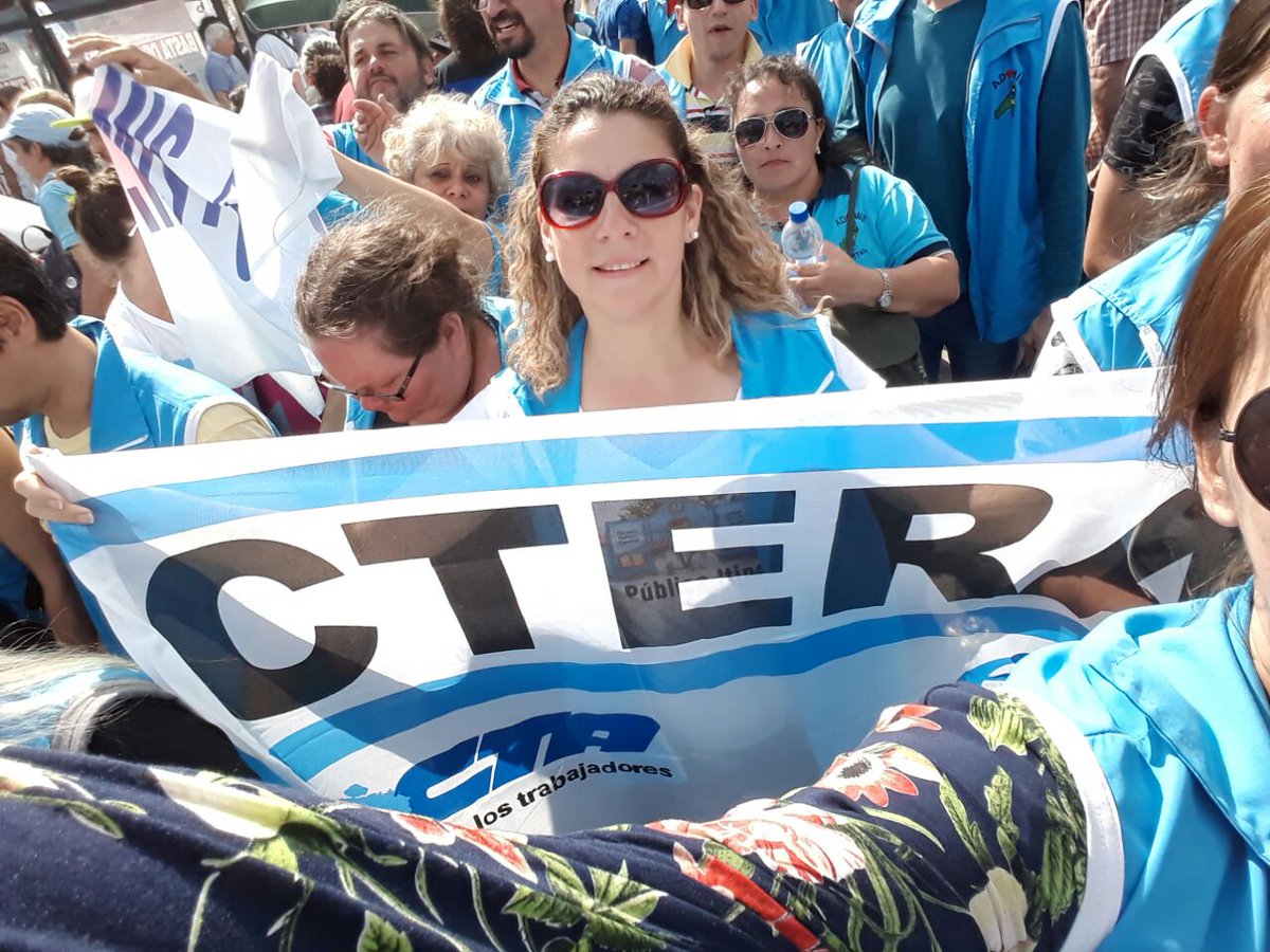 udpm_misiones's tweet photo. Ahora plena marcha de CTERA y la UDPM a pleno con sus delegados y @mariluleverberg https://t.co/M85vRXWf6Y