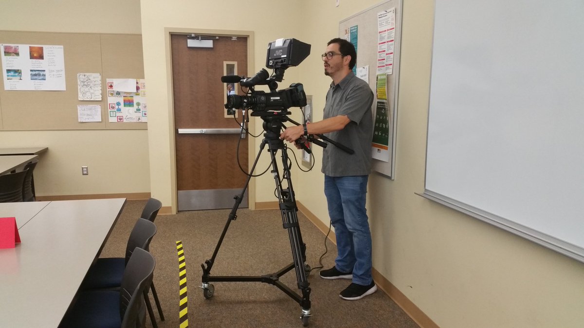 4AllAV's tweet photo. We enjoy AV! @Avid @AudioTechnicaUK @JVC_USA @rodemics @msiUSA #audiovisual #avtechs #videoproduction #audio #video #mboxmini #nta1 #athmx50x #HigherEducation #highered #Microphone #cameras #msidt #msidt15 https://t.co/uiJpla2gJP