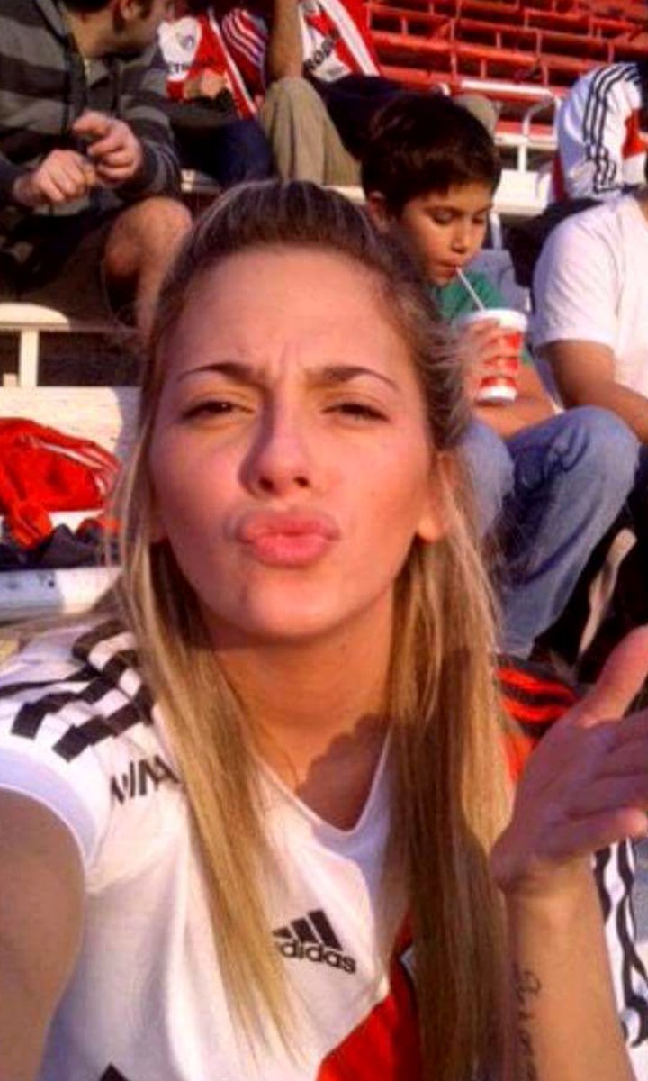 AdictaARiver's tweet photo. Nuestras condolencias a la Familia y amigos Rocio Q. E. P. D.  MILLO😢

Dios te tenga en la Gloria y Jamas dejaras de alentar a River desde dónde estes⚪🔴⚪ https://t.co/7tkG6Kb9Uu