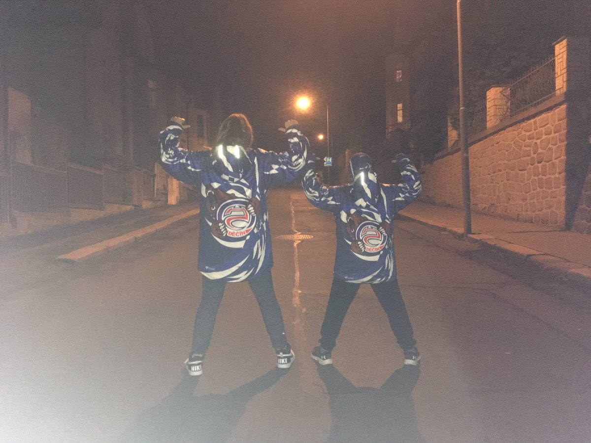 Kacenka019's tweet photo. HC Děčín!❤️🐻
#withmybro #hcdecin #hockeyplayers #oneteam #onedream #onefamily #hockeyfamily https://t.co/0sHjOjohFz