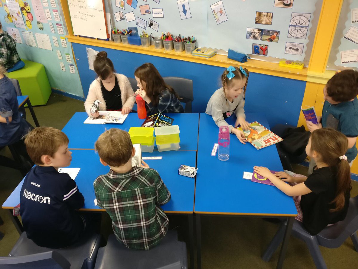 lasswadeps's tweet photo. More P3/4 reading buddies photos @BookWeekScot #lpsloves2read https://t.co/RjJteutix8