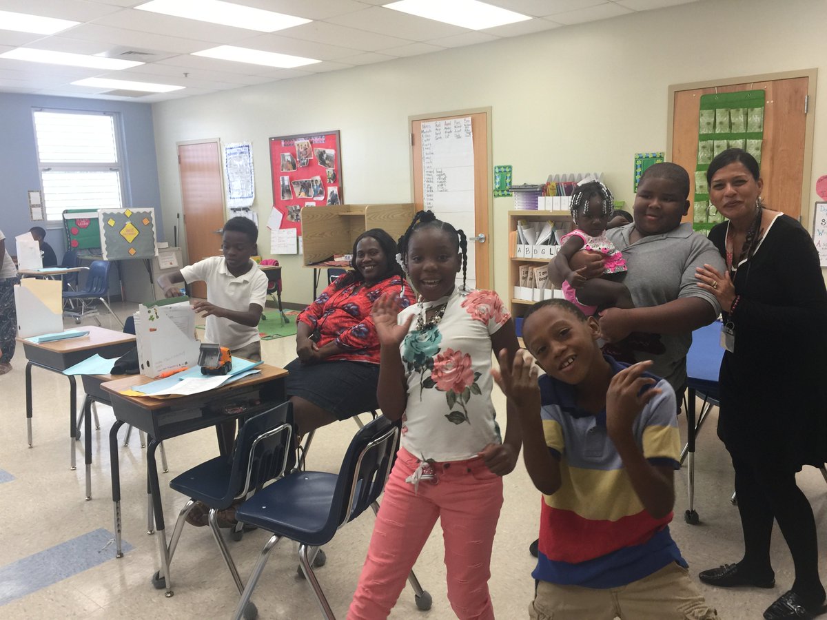 pineridgecenter's tweet photo. 2211 Champs and Families Thankful Tuesday Celebration https://t.co/ITUBziLK6E