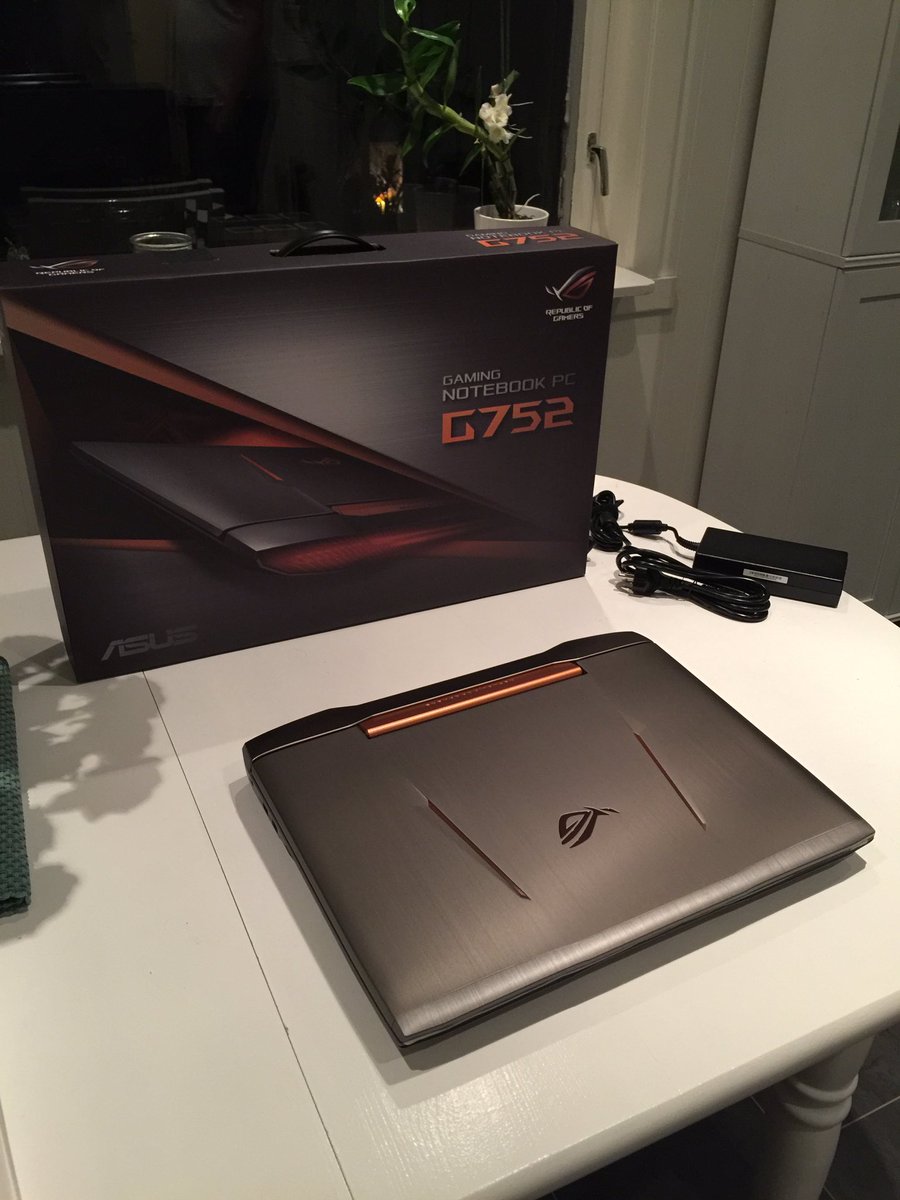 ASMR_Nordic's tweet photo. It's so on!💪🤗 #asus #G752 #laptop https://t.co/gOxiajoxbo