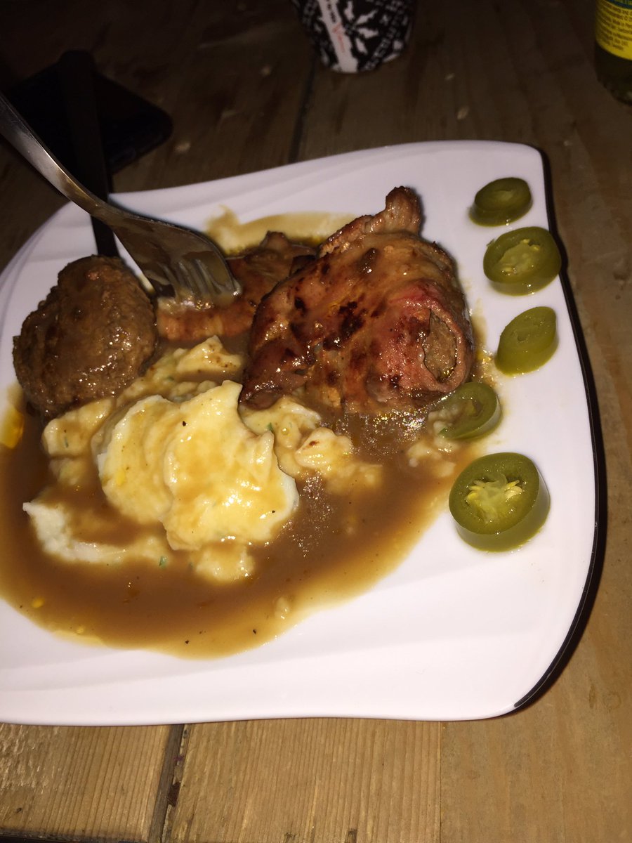 Tarzanssonn's tweet photo. Just made some homemade meatballs with mashed potatoes. What do you think @GordonRamsay ? https://t.co/m467Visd8P