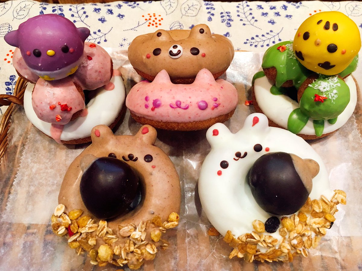 Uzivatel フロレスタ高円寺店 Na Twitteru こんにちは フロレスタ高円寺店です 本日はなんとポイント3倍 日替わりドーナツは オーガニックビター 紫芋ミルキー 人気の サーターアンダギー もご用意しております どんぐりと落ち葉のどうぶつドーナツは今日