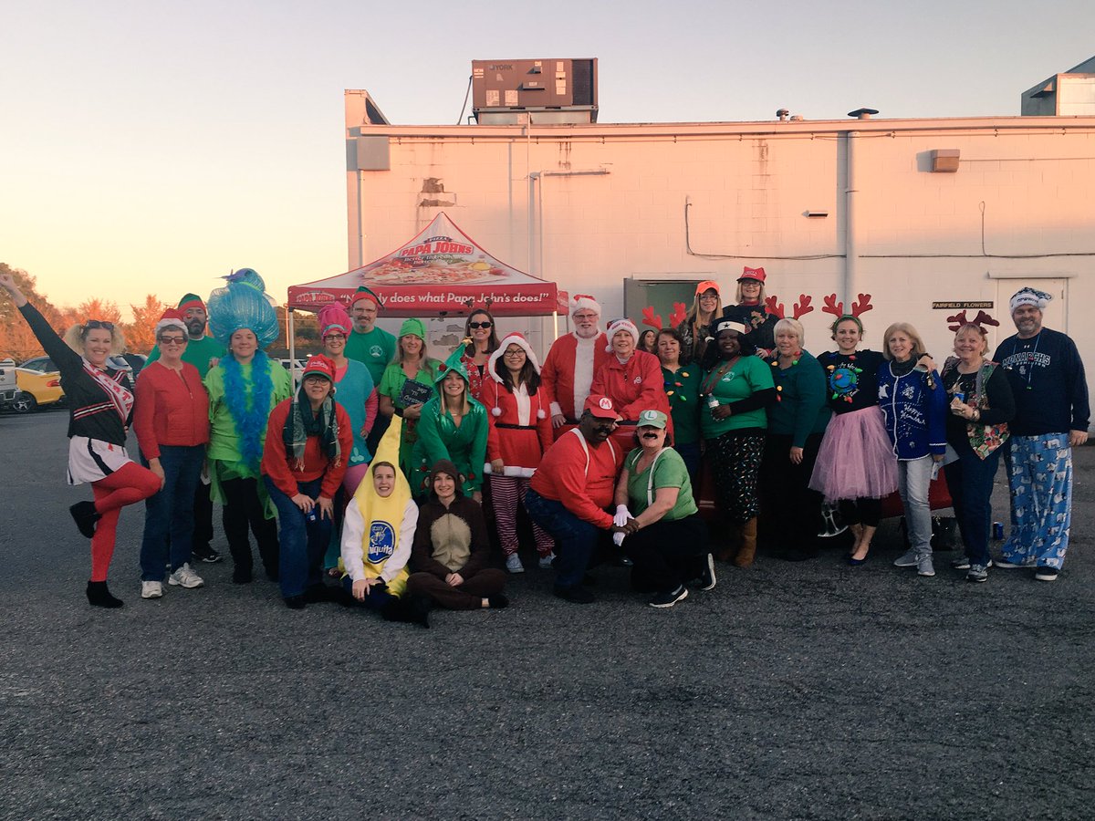 SalemES_ITS's tweet photo. I love my @Providence_ES family! ❤️ https://t.co/oFSvYvskQa