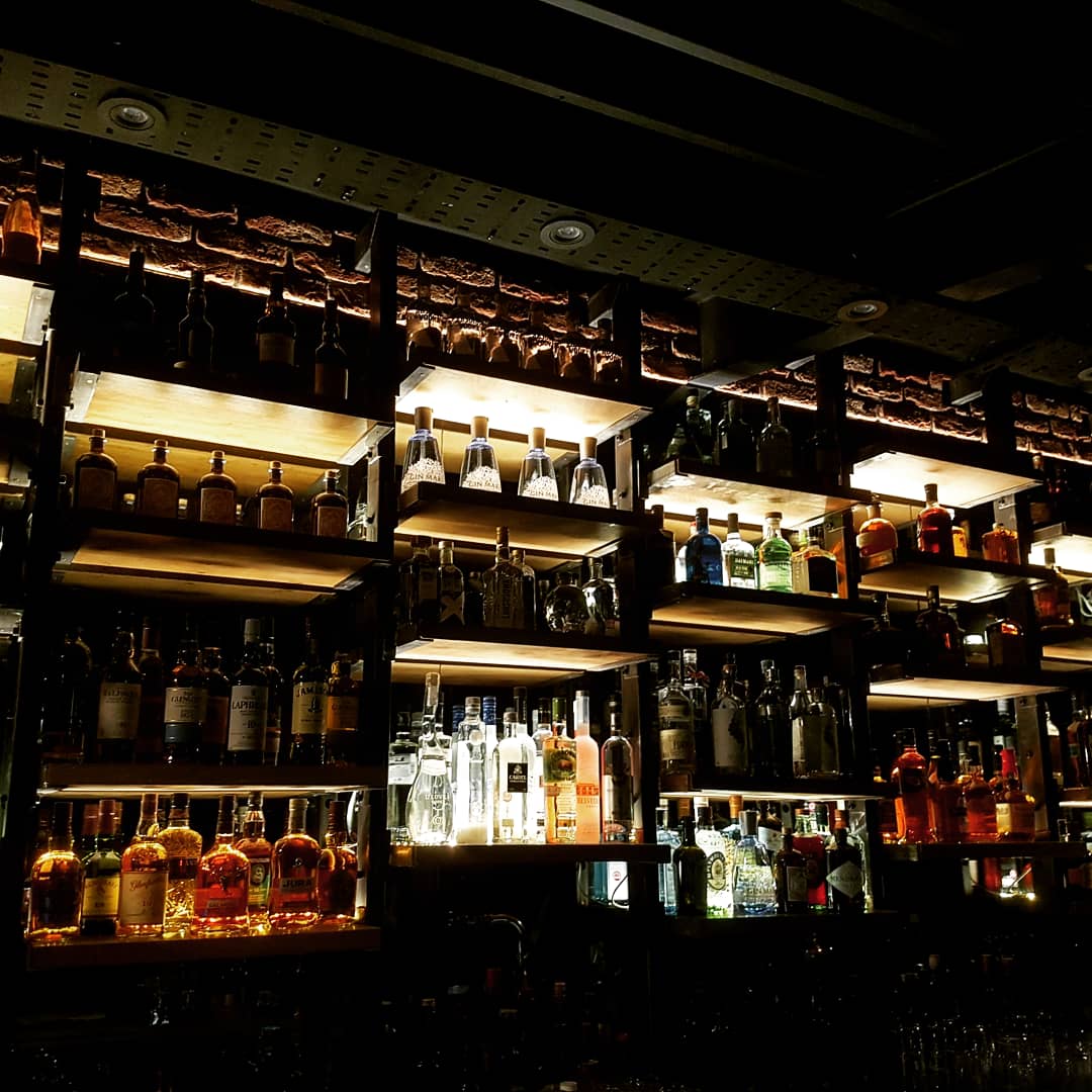 JanKosler's tweet photo. Getting ready for the big night @ThePodNewport
#bestspirits #craftbeer #finewine https://t.co/loTKgXFopA