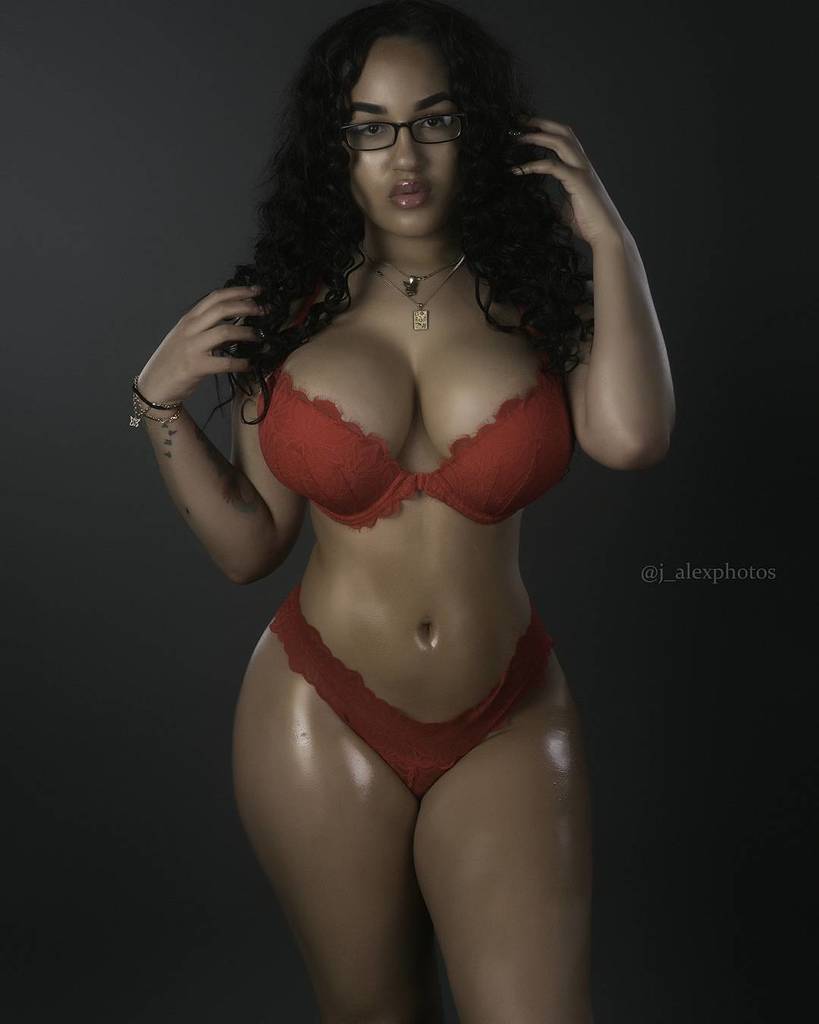 JustSoBootyful's tweet photo. bigbuttsthickhipsnthighs:

Soo pretty Bootyful Chicks - https://t.co/D909KyctY2 https://t.co/c7z574ubUQ