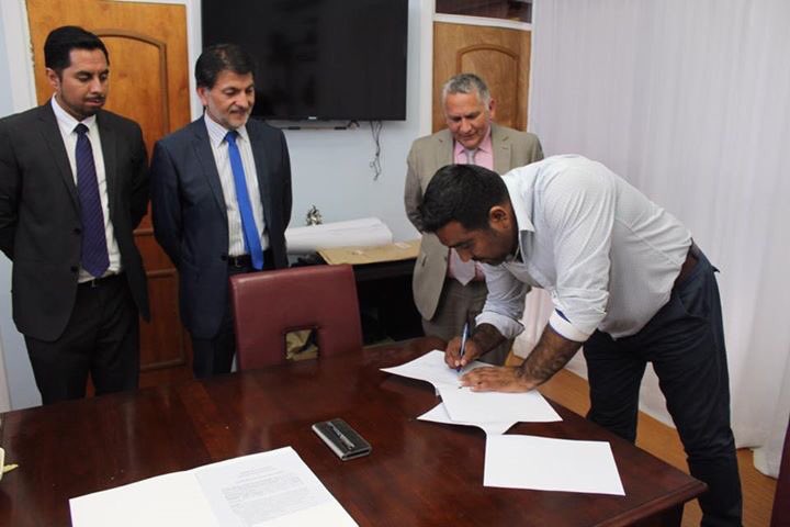 Alcalde_CGomez's tweet photo. Feliz por la firma de este nuevo convenio entre @muniancud y @munipozoalmonte el que nos permitirá llevar adelante una serie de intercambios entre ambas comunas. https://t.co/lxcrma6azC