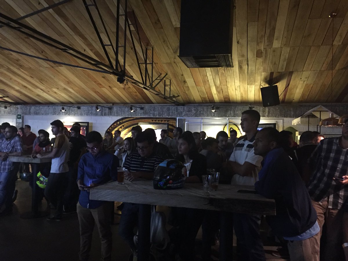 singleslatam's tweet photo. Noche de networking y negocios 🔥 #SinglesMeeting https://t.co/ryED6ce1Tq