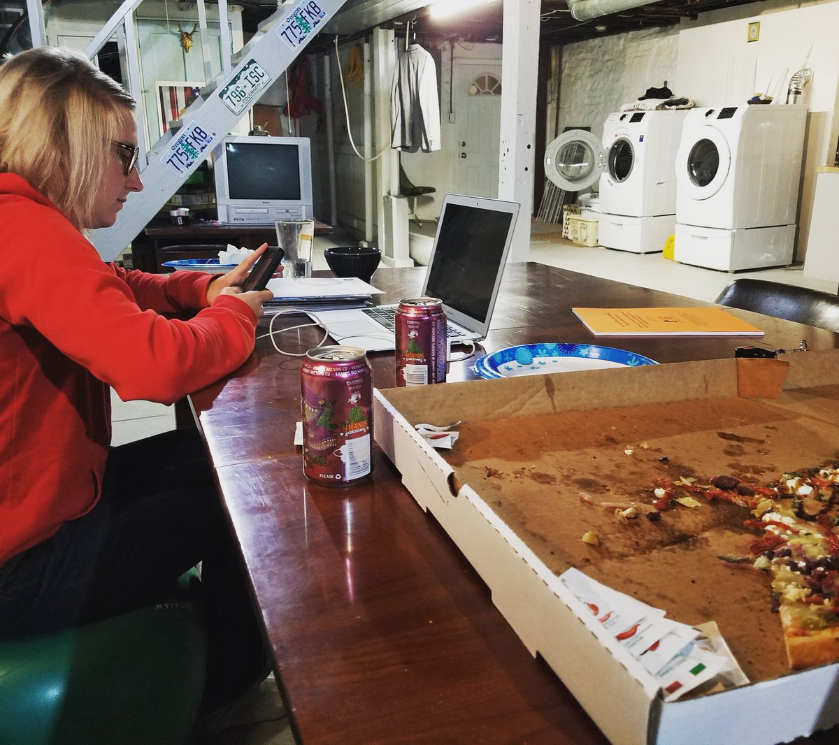 We're hard at work for St. Louis kids! Great board meeting and fantastic food from @4HandsBrewery <a href="/FelixsPizzaPub/">Felix's Pizza Pub</a>