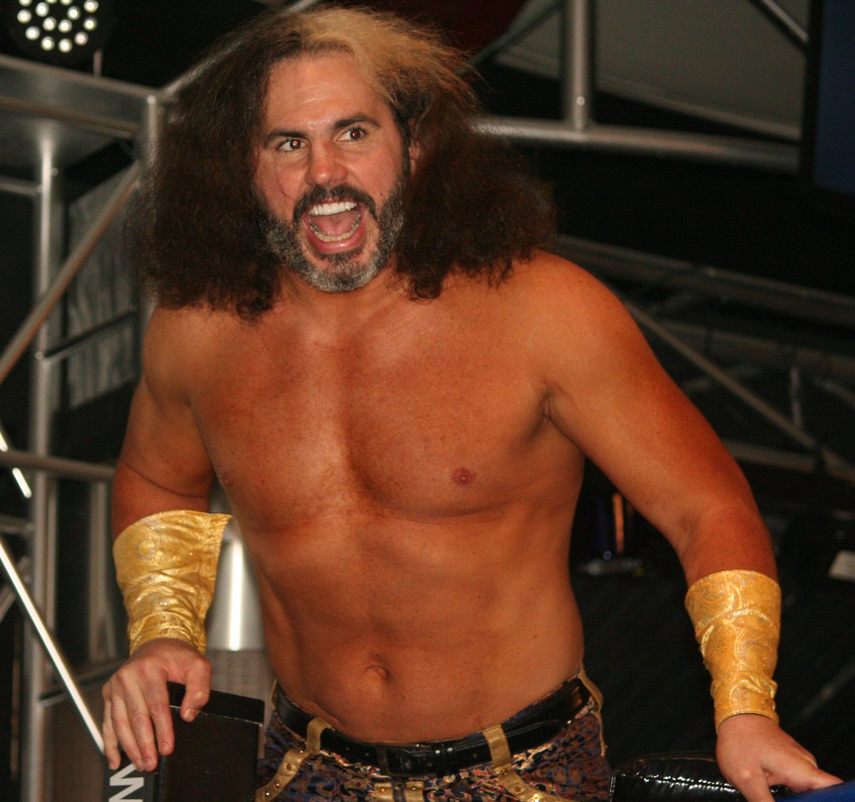 3CountKuhn's tweet photo. In this week's #3Count wrestling wrap up, @LuchaElRey's @lilcholo01 will teach &amp; perform for @csw_719, and @MATTHARDYBRAND becomes #broken (or #woken?) and @CodyRhodes looks to fill a 10K-seat arena show with @NickJacksonYB @MattJackson13.
https://t.co/dM6d7ZeExq https://t.co/HQGcQxK7p6
